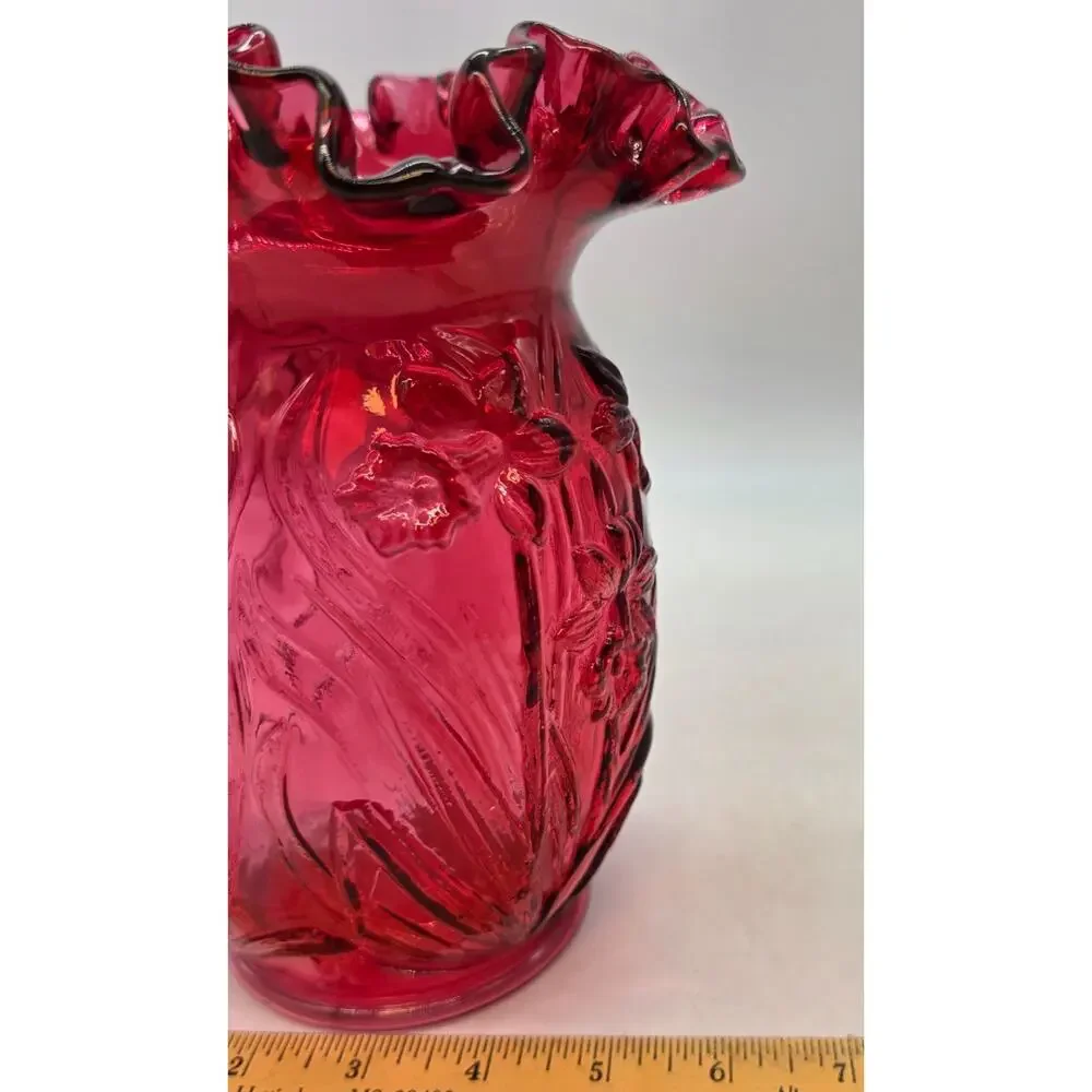 VINTAGE FENTON CRANBERRY RUFFLED DAFFODIL VASE CRIMPED RUFFLED TOP 8